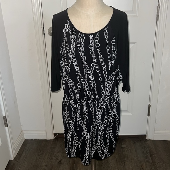 Banana Republic Factory Tops - Banana Republic factory women's tunic chain pattern Size L Petite